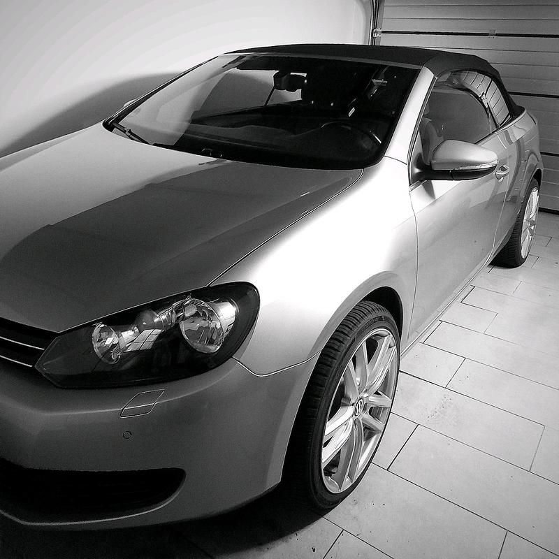 Silber Gebraucht 2011 VW Golf Cabriolet Cabrio | 7.290 € - Bild 1/4