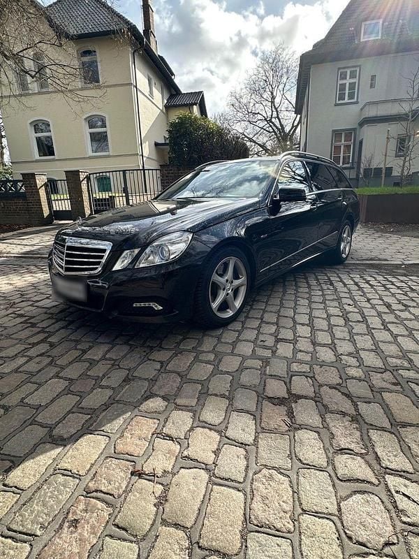 Gebraucht Mercedes E250 Avantgarde 204 PS (150 kW) 2009 Schwarz Kombi