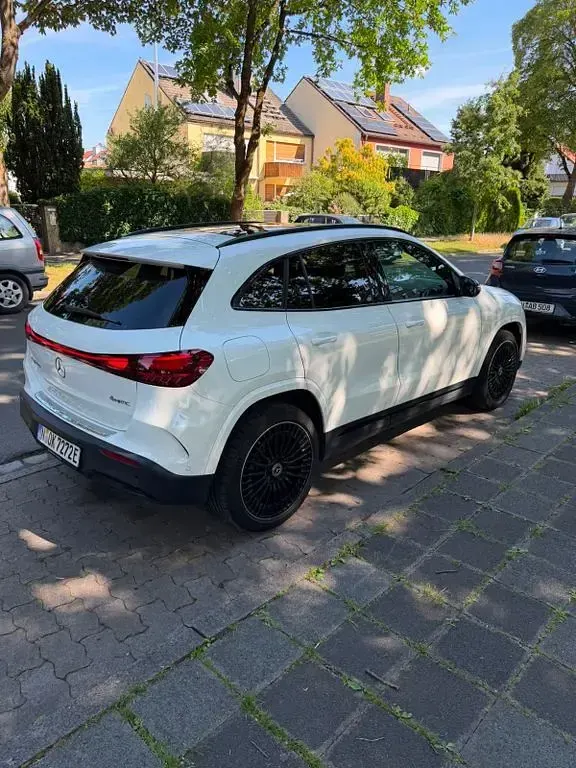 Gebraucht Mercedes EQA300 AMG line 167 kW (228 PS) 2024 Weiß SUV
