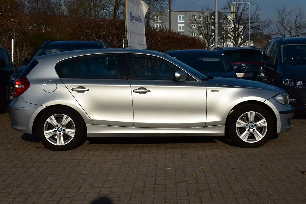 Gebraucht BMW 118 Advantage 143 PS (105 kW) 2010 Silber Kleinwagen