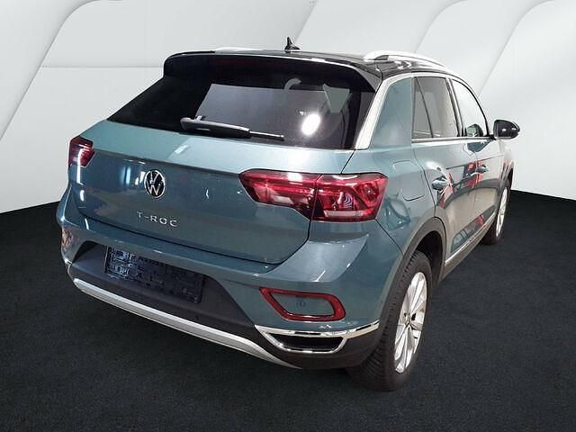 Gebraucht VW T-Roc Style 150 PS (110 kW) 2024 Blau (petroleum blue metallic schwarz) SUV