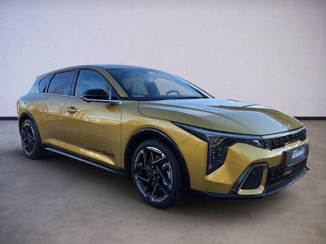 Neu Kia K4 GT-Line 179 PS (131 kW) 2026 Gelb Limousine