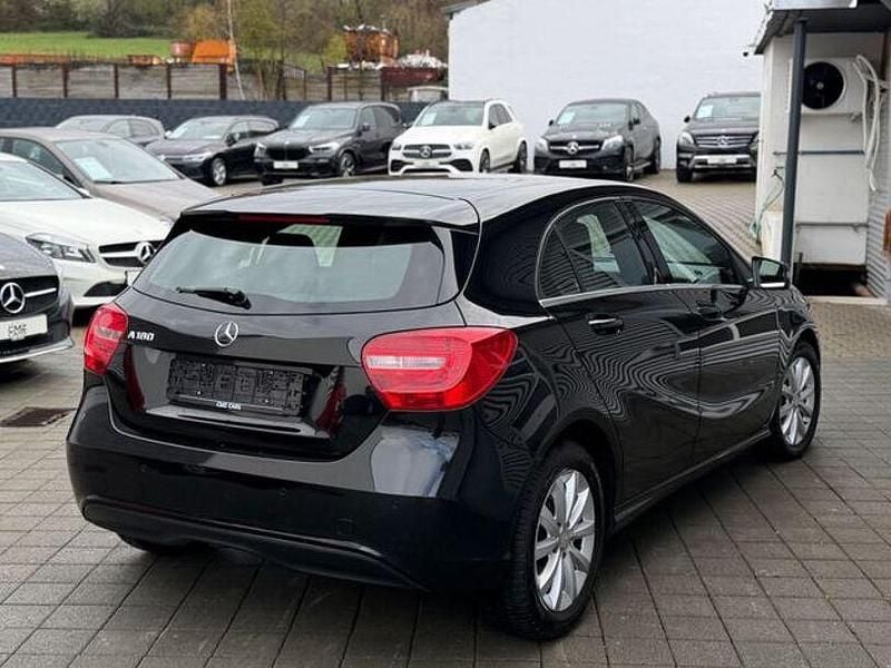 Gebraucht Mercedes A180 122 PS (89 kW) 2013 Schwarz Limousine