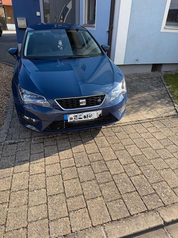 Używany Seat Leon FR 179 KM (131 kW) 2016 Niebieski Sedan/Limuzyna
