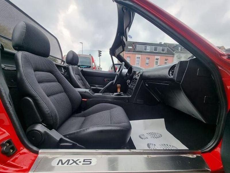 Gebraucht Mazda MX5 131 PS (96 kW) 1995 Rot metallic Cabrio