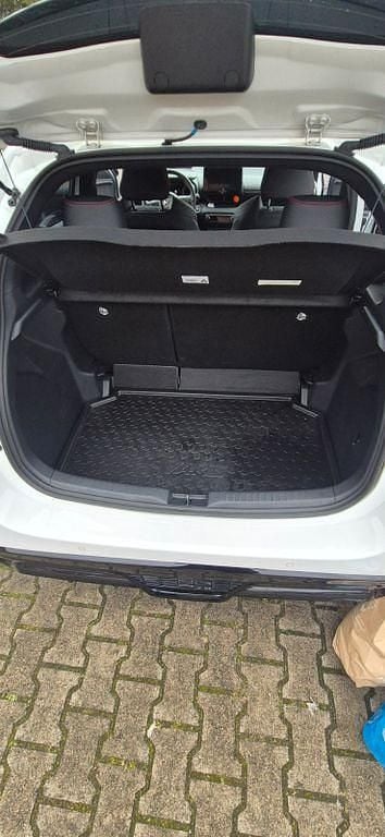 Gebraucht Toyota Yaris Sport 116 PS (85 kW) 2023 Weiß Limousine