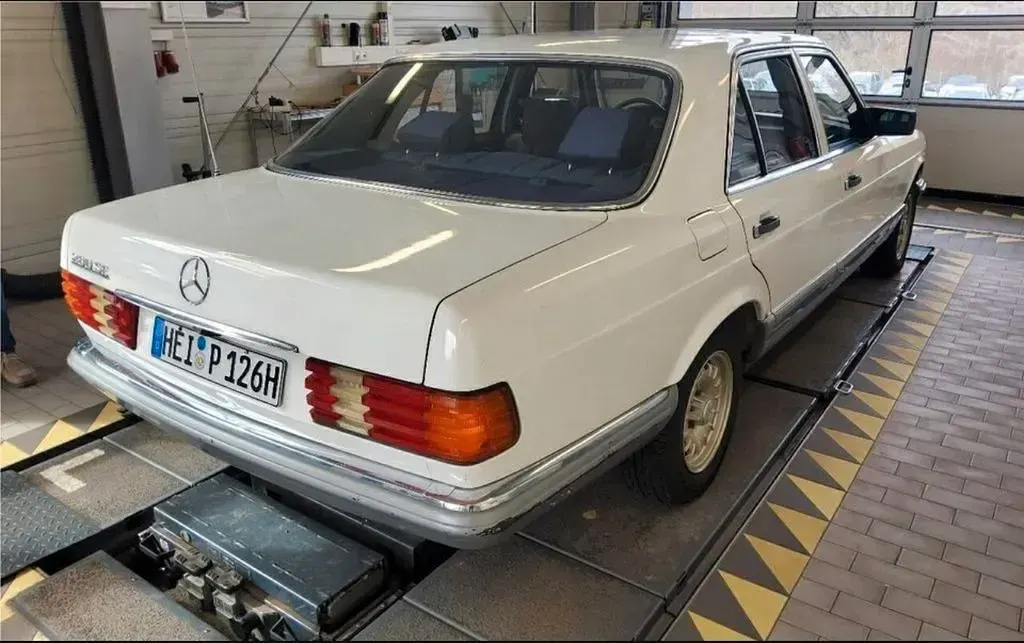 Gebraucht Mercedes S280 185 PS (136 kW) 1982 Weiß Limousine