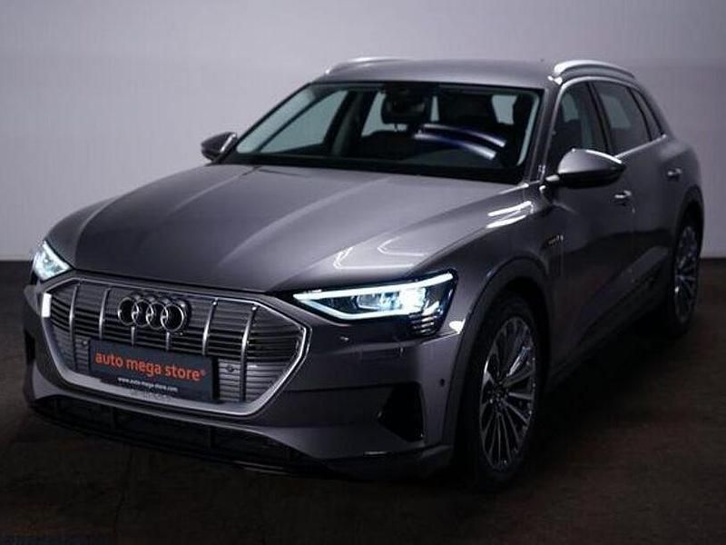 Grey metallic Gebraucht 2021 Audi e-tron SUV | 28.797 € (Superpreis) - Bild 1/4