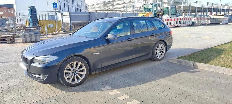 Gebraucht BMW 530 258 PS (189 kW) 2012 Grau Kombi