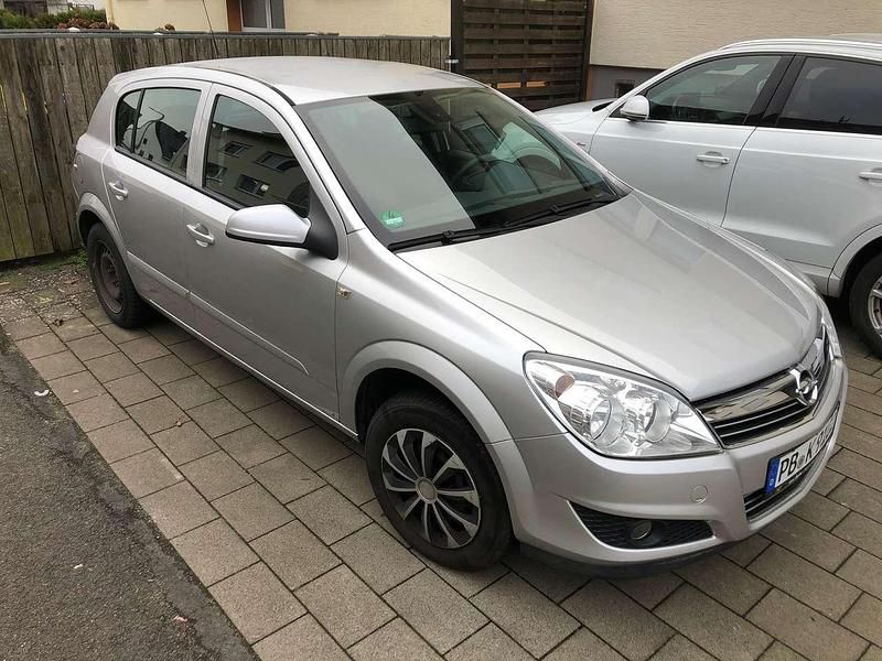 Gebraucht Opel Astra Innovation 116 PS (85 kW) 2008 Silber Limousine