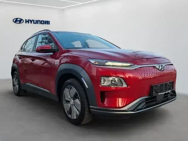 Gebraucht Hyundai Kona 100 kW (136 PS) 2019 Rot SUV