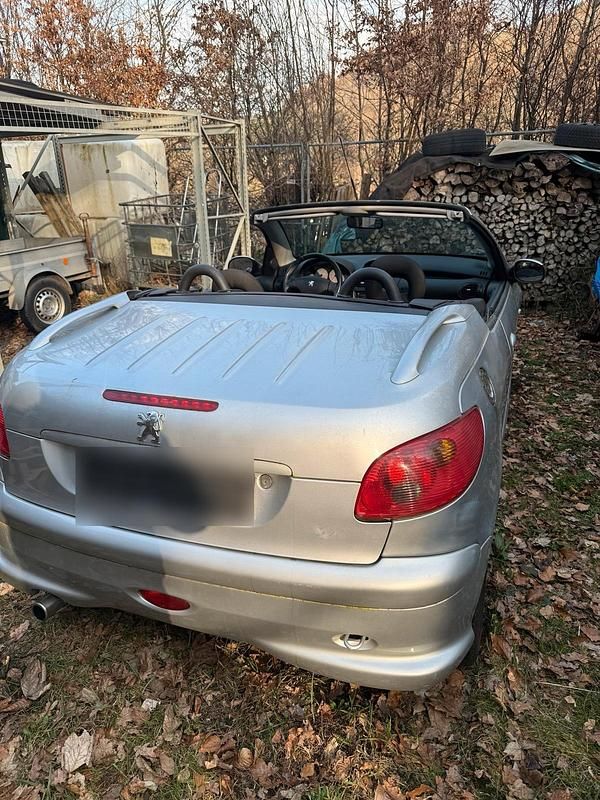 Gebraucht Peugeot 206 CC 116 PS (85 kW) 2006 Silber Cabrio
