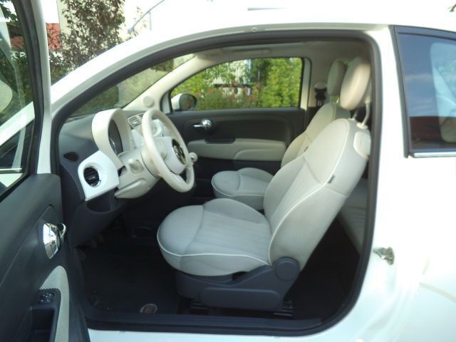 Gebraucht Fiat 500 Lounge 69 PS (50 kW) 2010 Weiß Kleinwagen