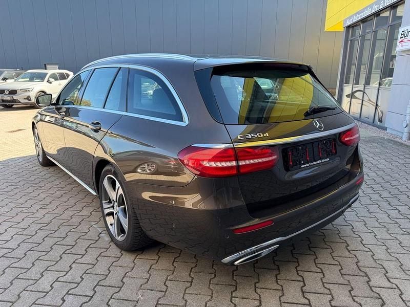 Usata Mercedes E350 258 CV (189 kW) 2017 Marrone Berlina