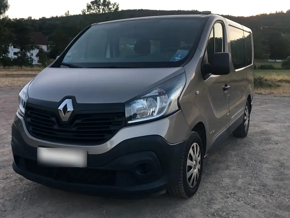 Gebraucht Renault Trafic 125 PS (91 kW) 2016 Braun Van / Kleinbus