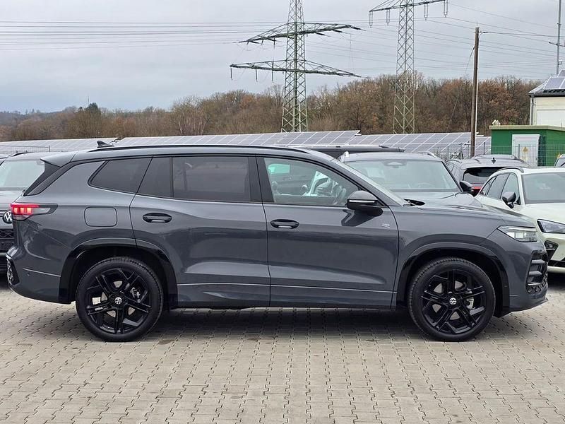 Gebraucht VW Tayron R-line 193 PS (141 kW) 2025 Grau SUV