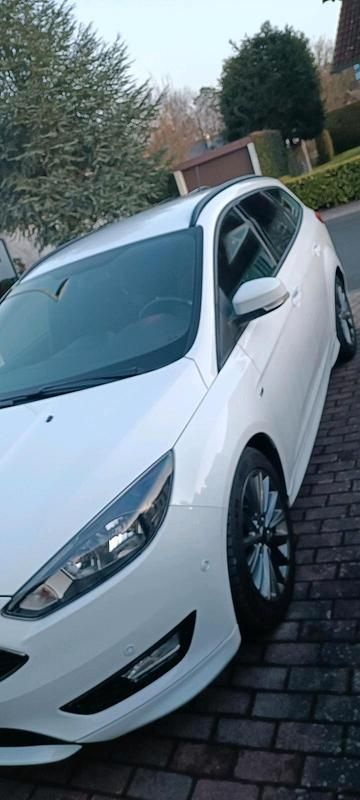 Gebraucht Ford Focus ST-Line 125 PS (91 kW) 2018 Weiß Kombi