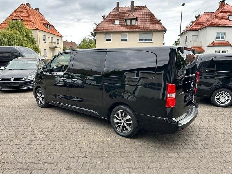 Schwarz Gebraucht 2017 Toyota Proace Verso Executive Kombi | 29.678 € (Guter Preis) - Bild 1/4