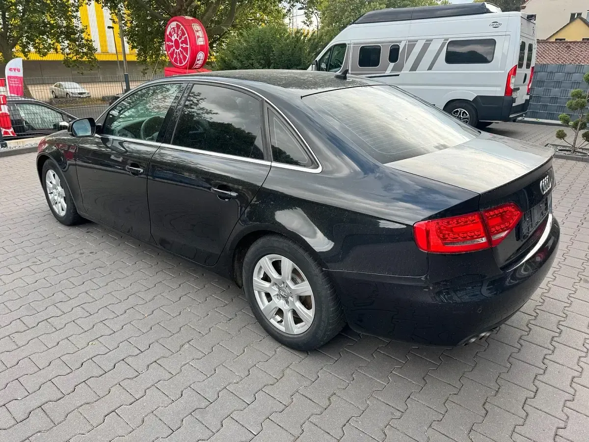 Gebraucht Audi A4 136 PS (100 kW) 2009 Schwarz Limousine