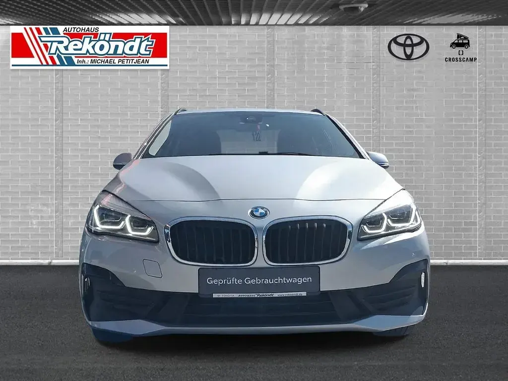 Gebraucht BMW 225 Active Tourer Advantage 220 PS (161 kW) 2021 Silber Van / Kleinbus