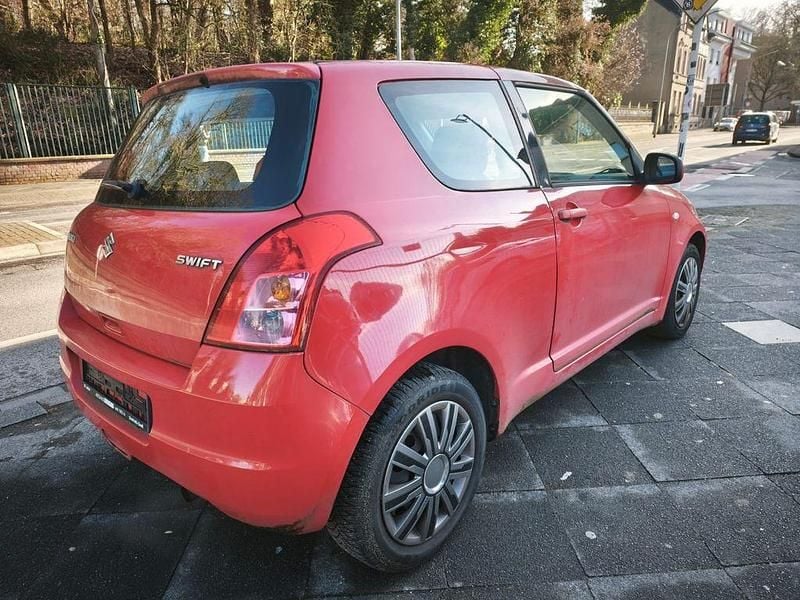 Gebraucht Suzuki Swift 92 PS (67 kW) 2008 Rot Kleinwagen