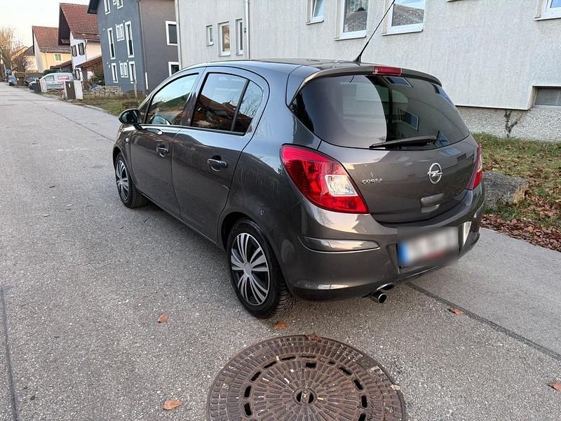 Gebraucht Opel Corsa 90 PS (66 kW) 2011 Grau Kleinwagen