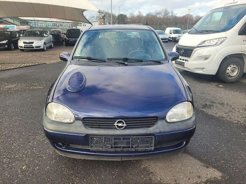 Blau Gebraucht 1999 Opel Corsa Limousine | 1.890 € (Fairer Preis) - Bild 1/4