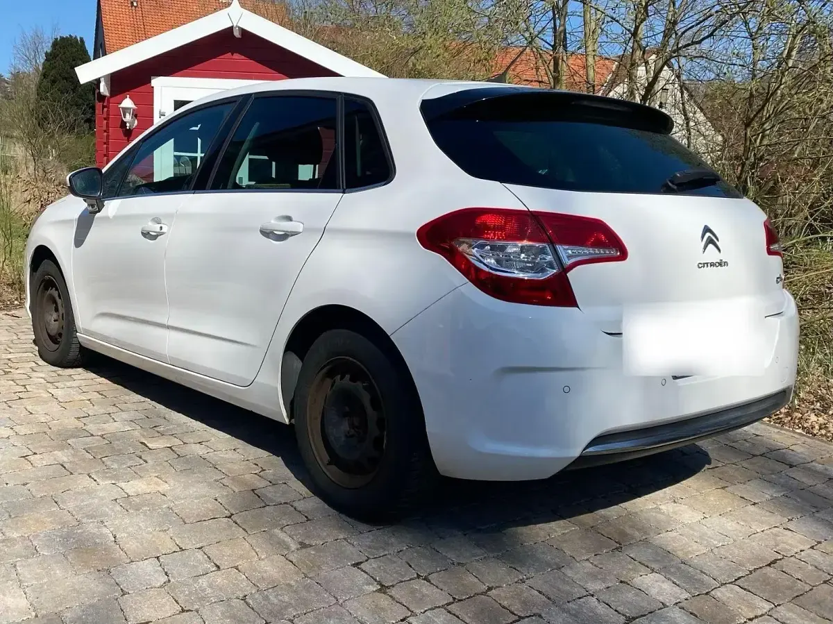 Gebraucht Citroën C4 120 PS (88 kW) 2012 Weiß Limousine