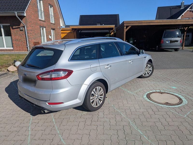 Gebraucht Ford Mondeo 203 PS (149 kW) 2011 Silber Kombi