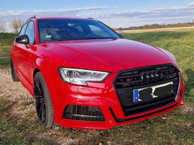 Rot Gebraucht 2018 Audi S3 Sportback Ambiente Kombi | 31.999 € (Etwas zu teuer) - Bild 1/4