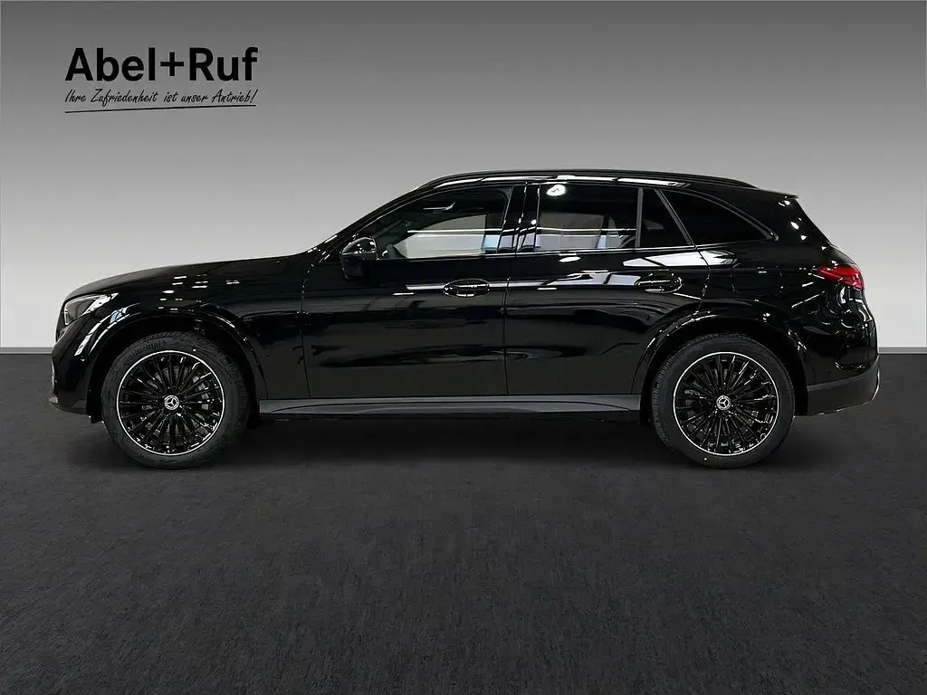 Gebraucht Mercedes GLC300e AMG 197 PS (144 kW) 2026 Schwarz SUV
