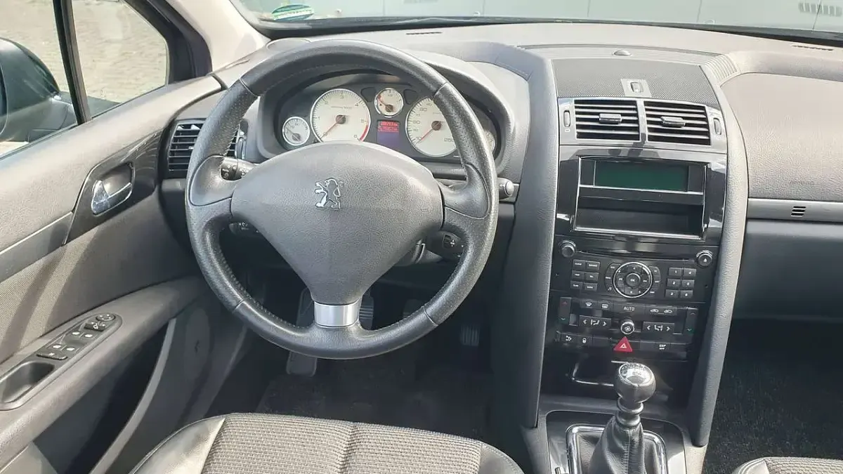 Gebraucht Peugeot 407 140 PS (102 kW) 2011 Schwarz Limousine