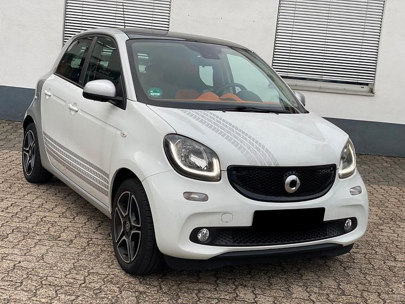 Weiß Gebraucht 2015 Smart ForFour Passion Kleinwagen | 7.500 € (Fairer Preis) - Bild 1/4
