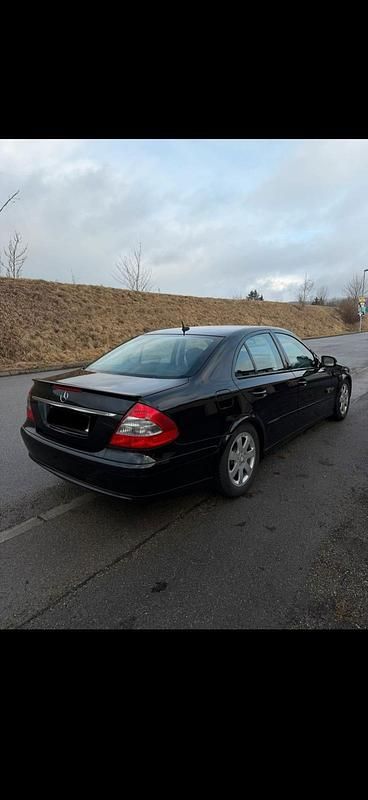 Gebraucht Mercedes E200 184 PS (135 kW) 2009 Limousine