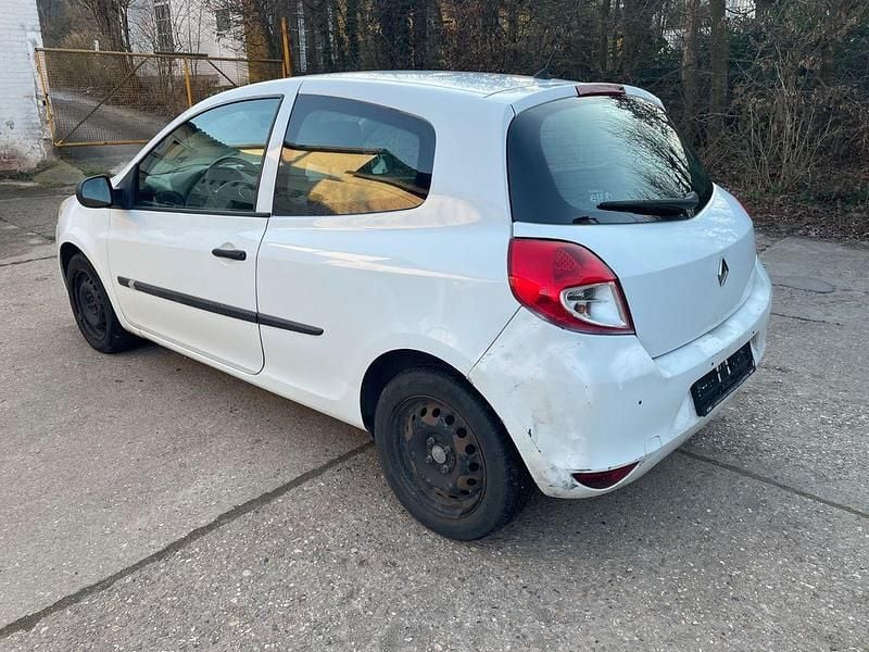 Gebraucht Renault Clio II Expression 68 PS (50 kW) 2010 Weiß Limousine