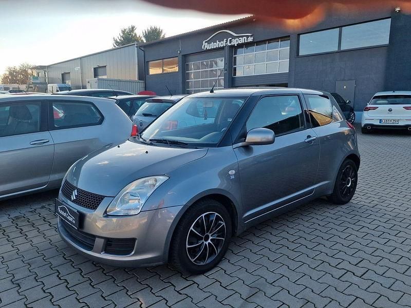 Grau Gebraucht 2008 Suzuki Swift Limousine | 3.299 € (Fairer Preis) - Bild 1/4