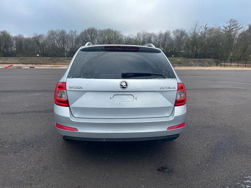 Gebraucht Skoda Octavia Style 150 PS (110 kW) 2016 Silber Kombi