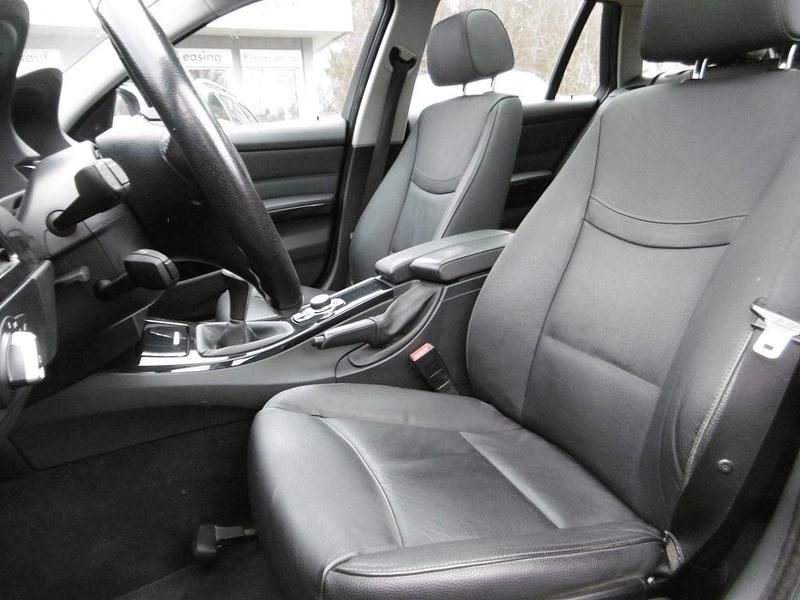 Gebraucht BMW 325 Sport Line 218 PS (160 kW) 2009 Schwarz Kombi