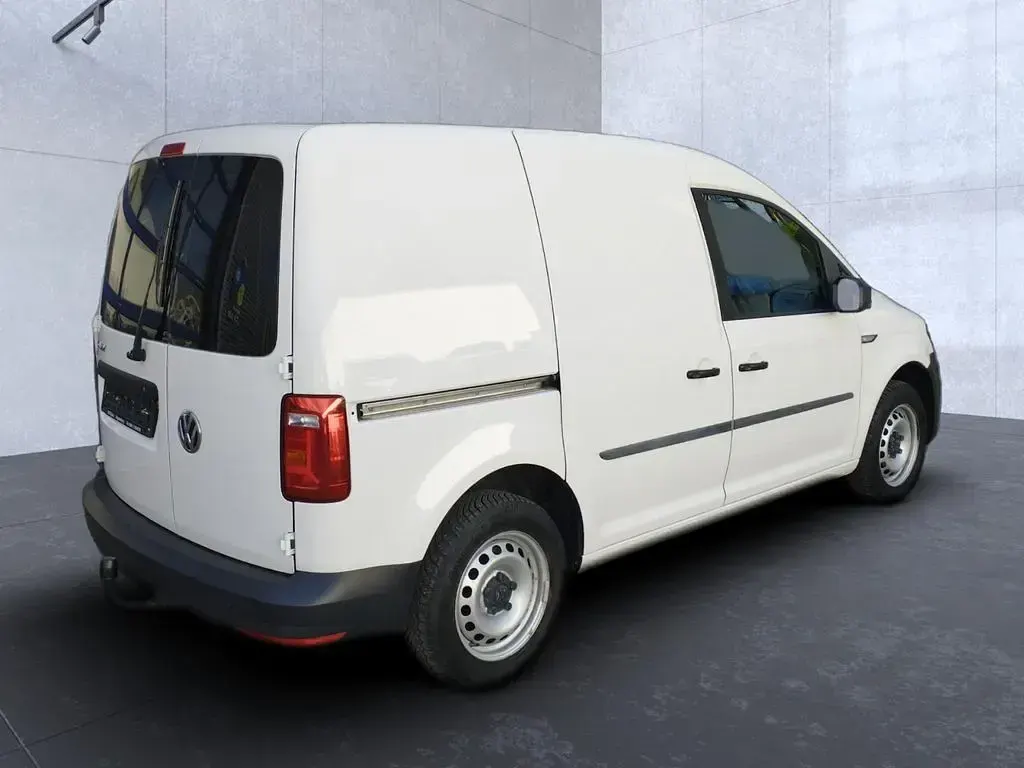 Second-hand VW Caddy 102 CP (75 kW) 2020 Alb Monovolum