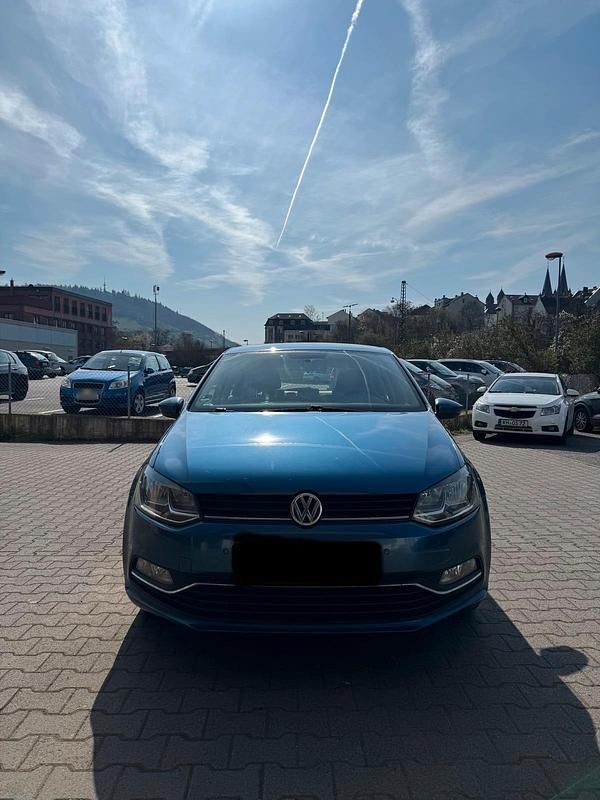 Gebraucht VW Polo Comfortline 89 PS (65 kW) 2015 Blau Limousine