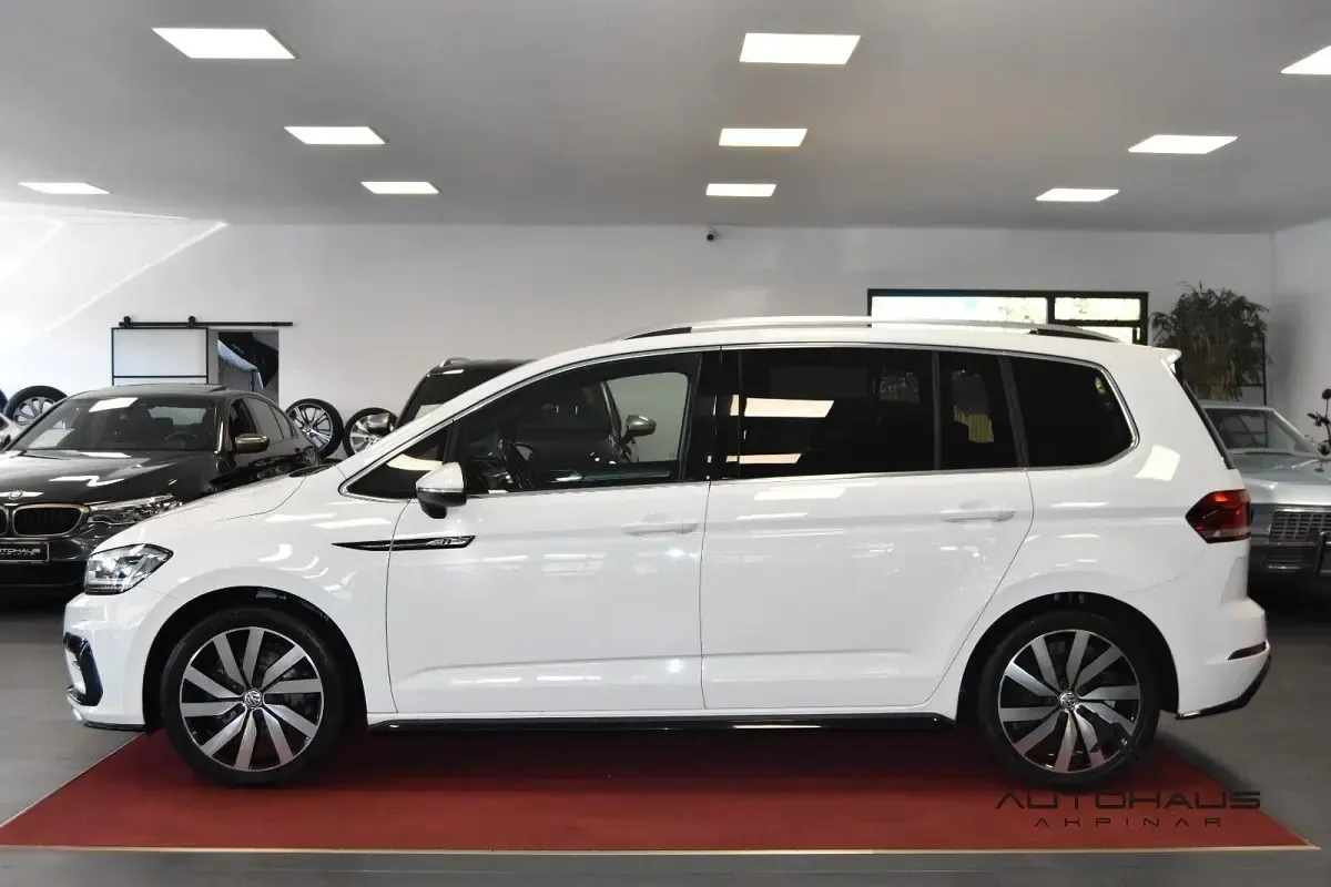 Gebraucht VW Touran R-line 150 PS (110 kW) 2017 Weiß Van / Kleinbus