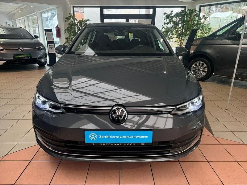 Gebraucht VW Golf VIII Move 131 PS (96 kW) 2024 Grau Limousine