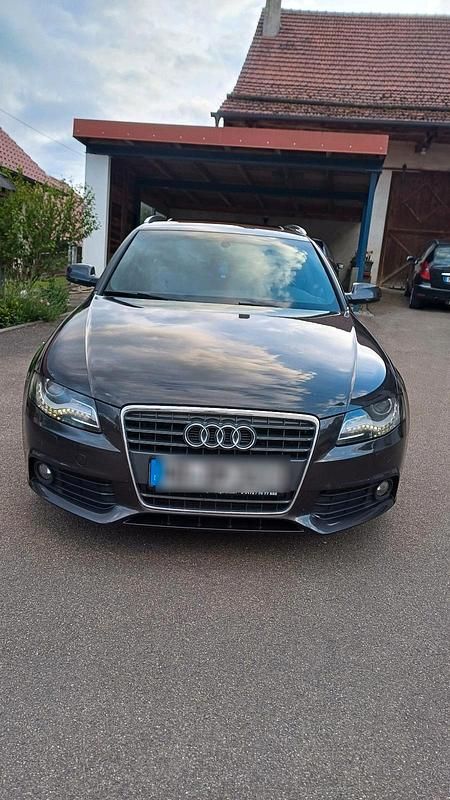Grau Gebraucht 2010 Audi A4 S-Line Kombi | 7.800 € (Guter Preis) - Bild 1/4