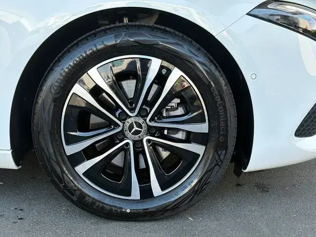 Gebraucht Mercedes A200 Advanced 163 PS (119 kW) 2025 Unilack polarweiß Limousine