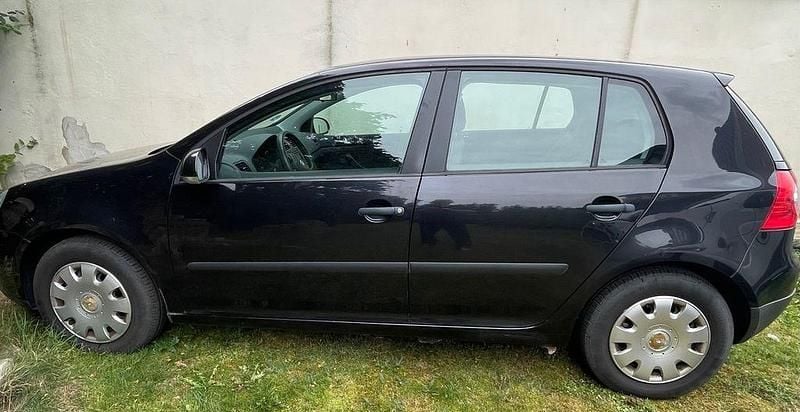 Schwarz Gebraucht 2005 VW Golf Trendline Limousine | 1.000 € (Superpreis) - Bild 1/1