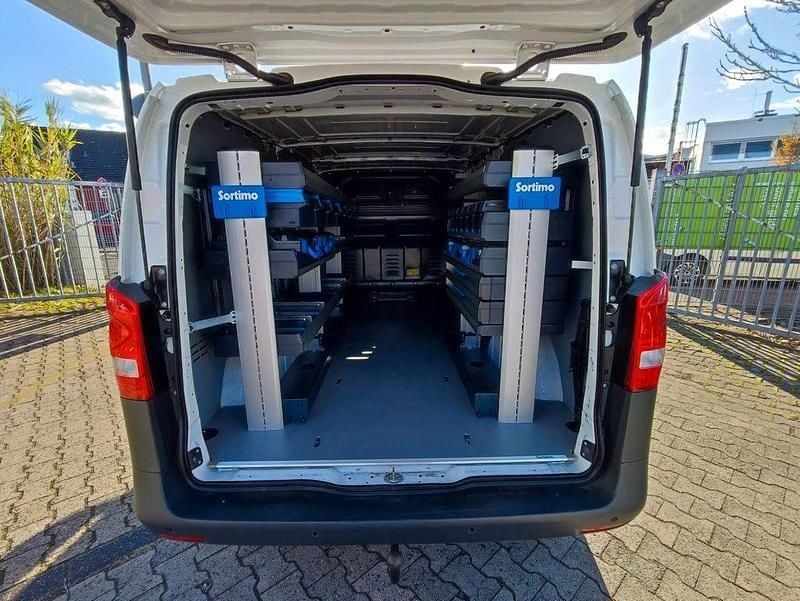 Weiß Gebraucht 2021 Mercedes Vito Van | 25.950 € (Superpreis) - Bild 1/4