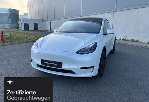 Weiß Gebraucht 2022 Tesla Model Y Performance SUV | 40.100 € (Etwas zu teuer) - Bild 1/4