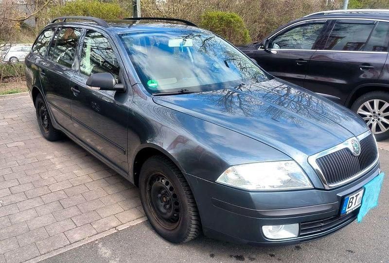 Grau Gebraucht 2005 Skoda Octavia Classic Kombi | 2.200 € (Guter Preis) - Bild 1/4