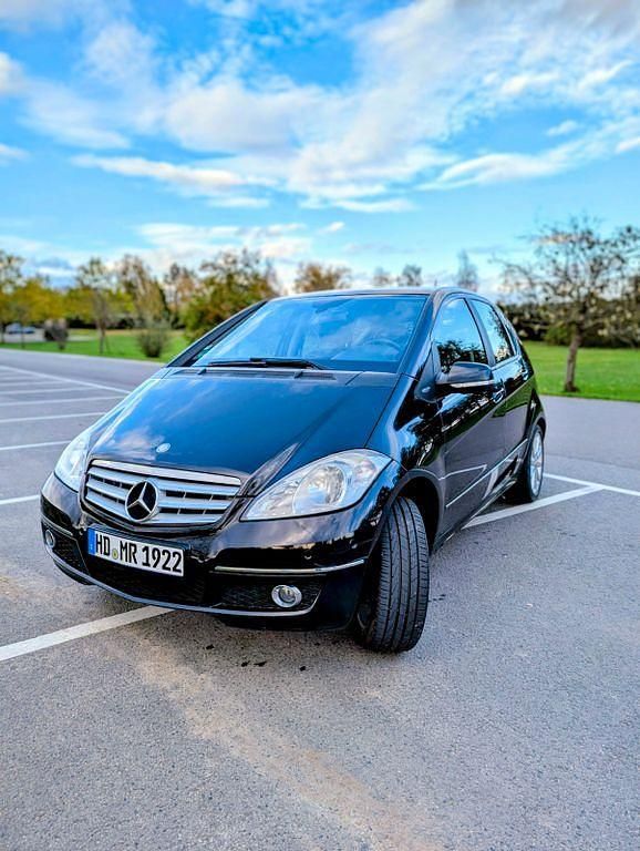 Schwarz Gebraucht 2010 Mercedes A200 Avantgarde Van / Kleinbus | 4.900 € (Teuer) - Bild 1/4