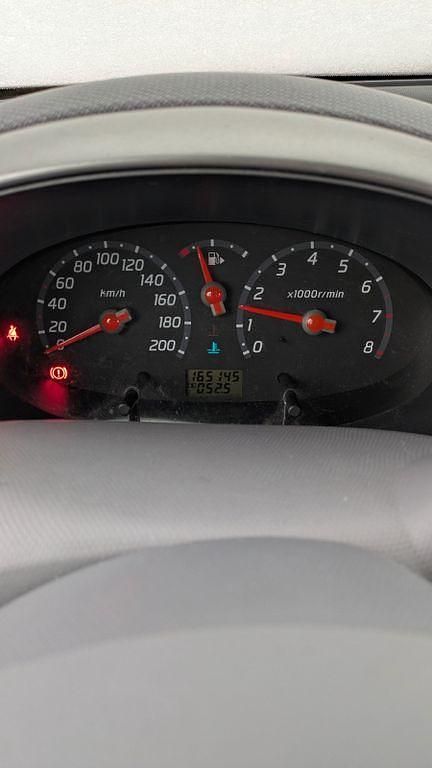 Gebraucht Nissan Micra 65 PS (47 kW) 2003 Silber Kleinwagen